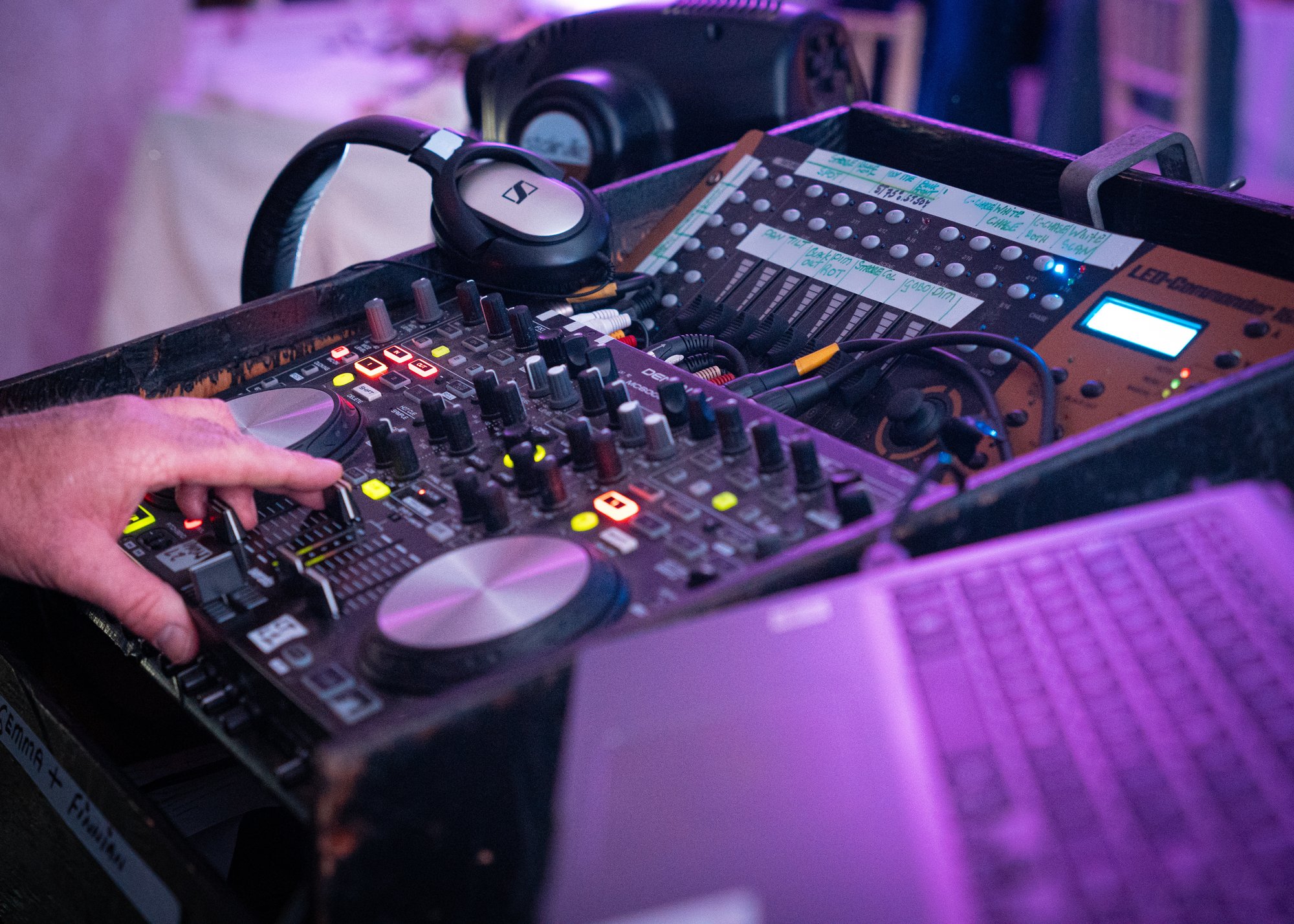 DJ Enda Decks DJ Enda Decks